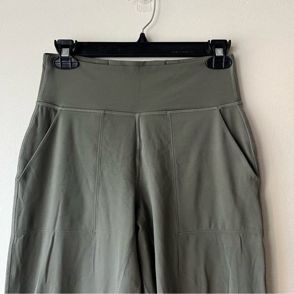 Lululemon Align Jogger Crop *23"
Army Green - Picture 5 of 13